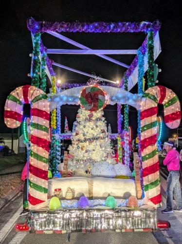 781220686432494627-1